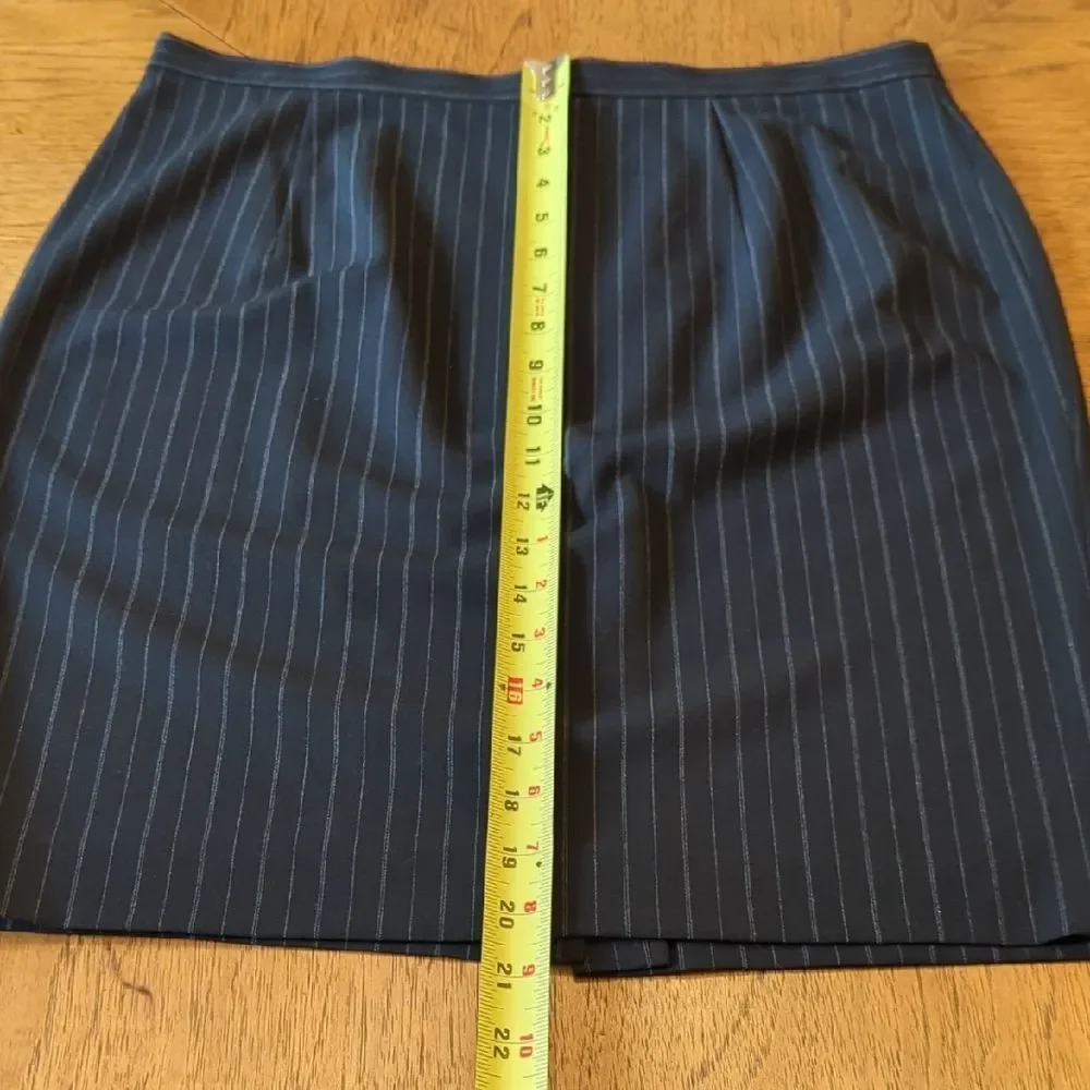 Michael Kors Black Pinstripe Pencil Skirt Work Wear Professional Academia